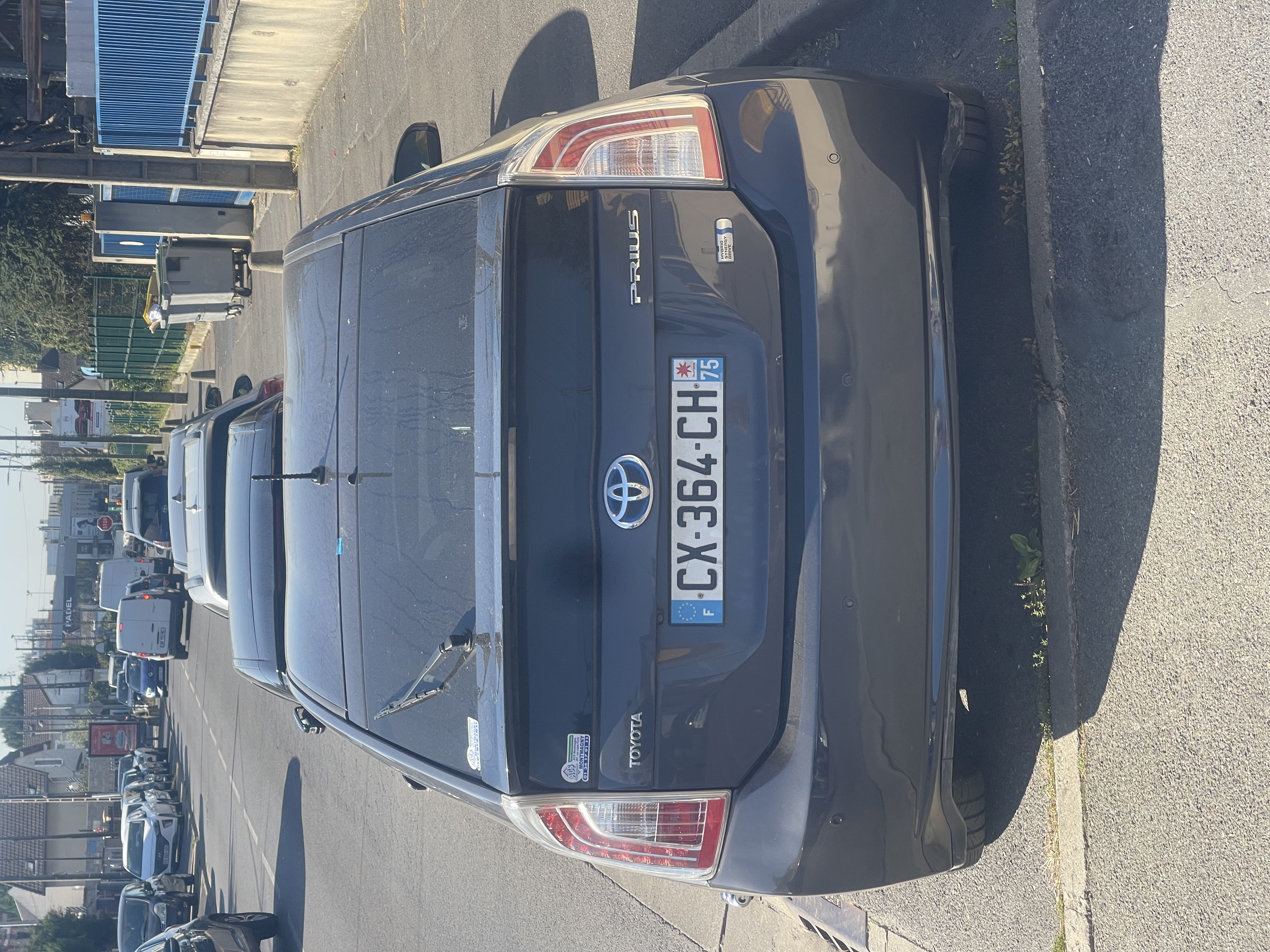 Toyota Prius III miniature 2